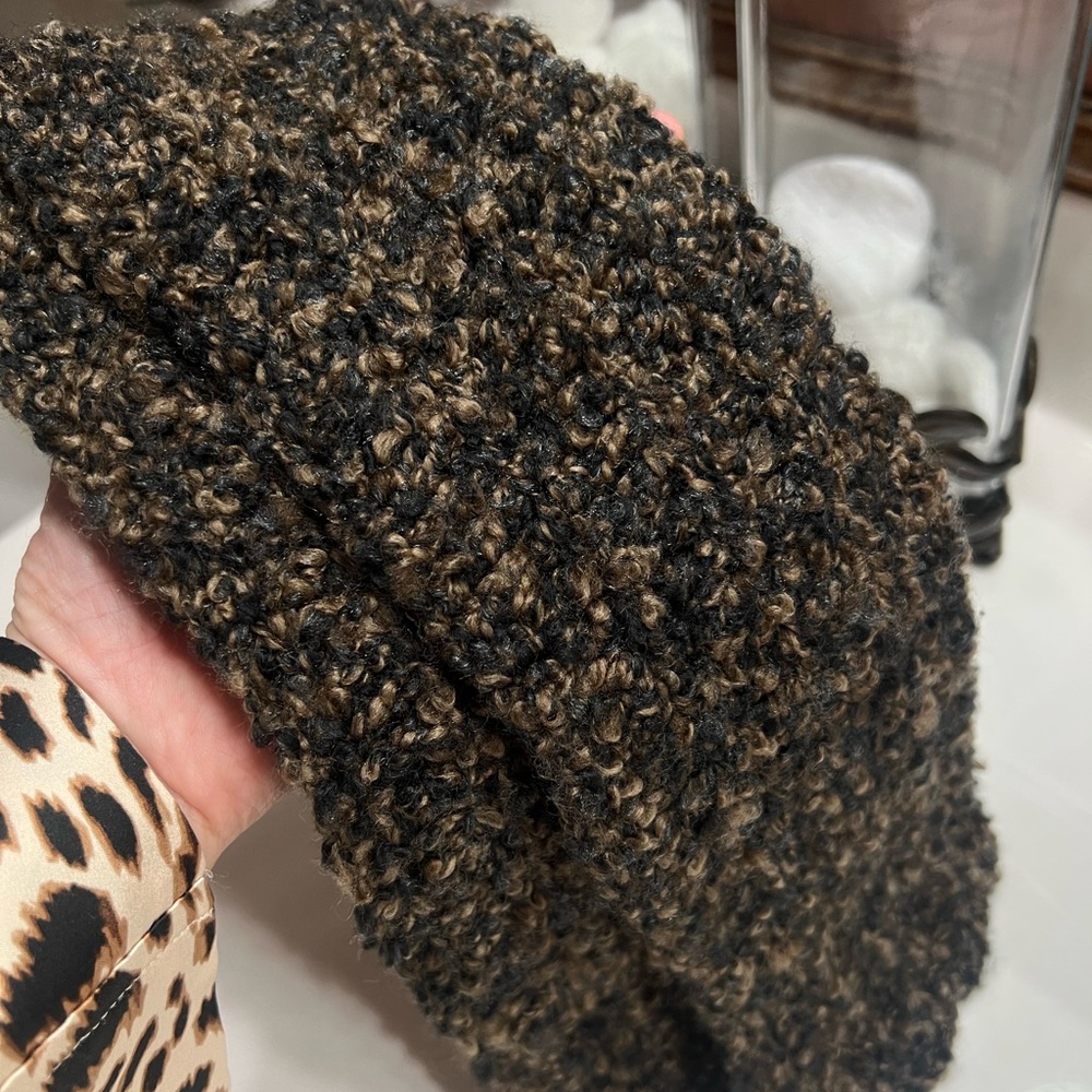 Scarf - Picture 3 of 3